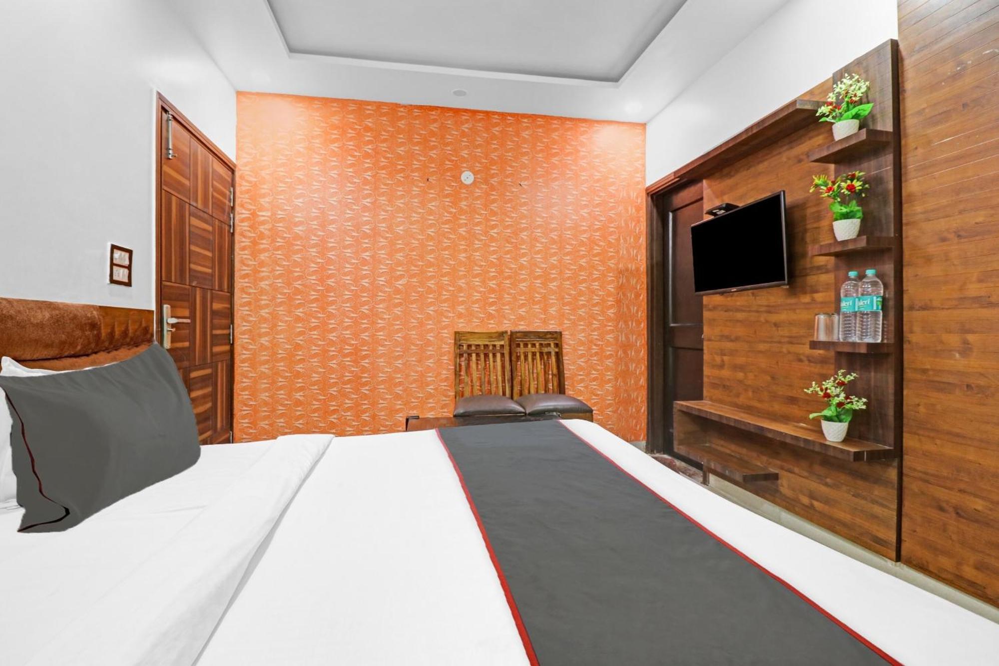 Hotel O Bharat Stay Near Indira Gandhi International Airport Yeni Delhi Dış mekan fotoğraf