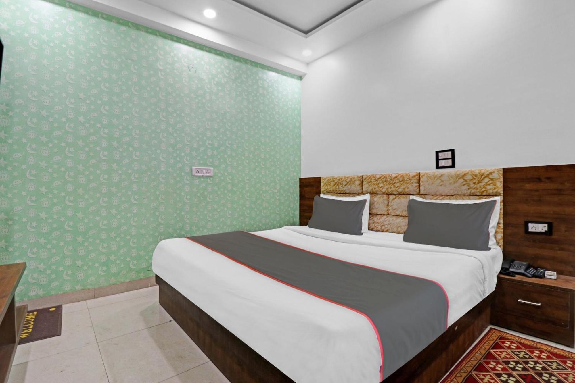 Hotel O Bharat Stay Near Indira Gandhi International Airport Yeni Delhi Dış mekan fotoğraf